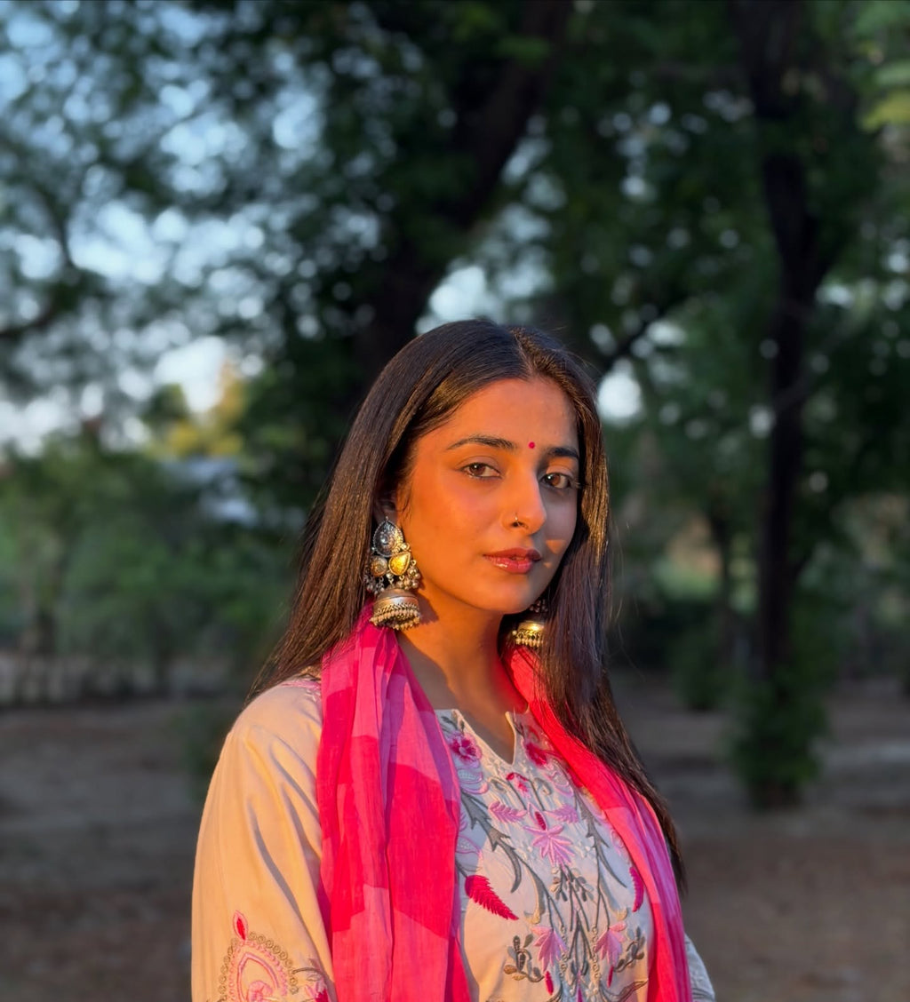 Mehrunisa Lahriya Suit Set