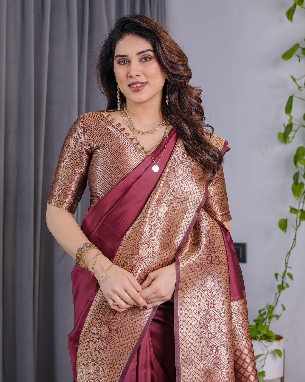 Maroon Pure Kanjivaram Silk Saree with Intricate Golden Zari Weaving & Contrast Blouse – 5.5m Saree + 0.8m Blouse