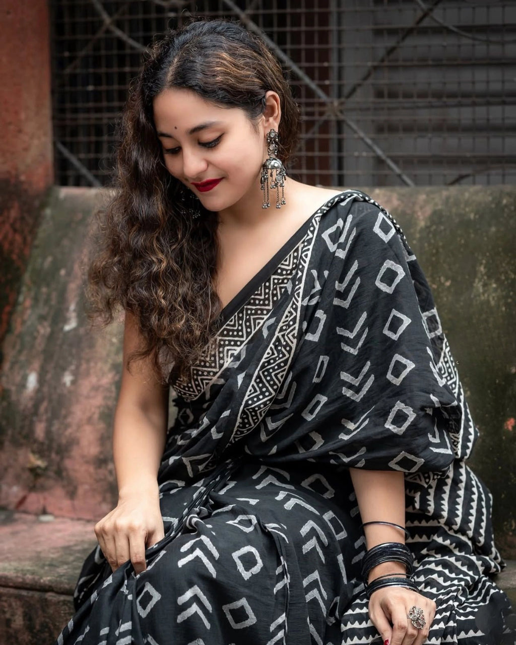 Midnight Black Printed Cotton Pocket Saree
