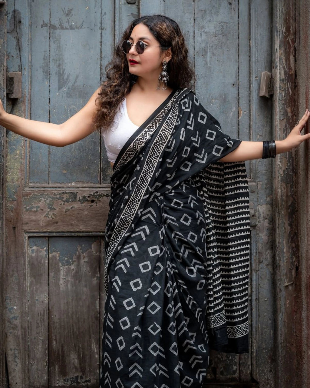 Midnight Black Printed Cotton Pocket Saree