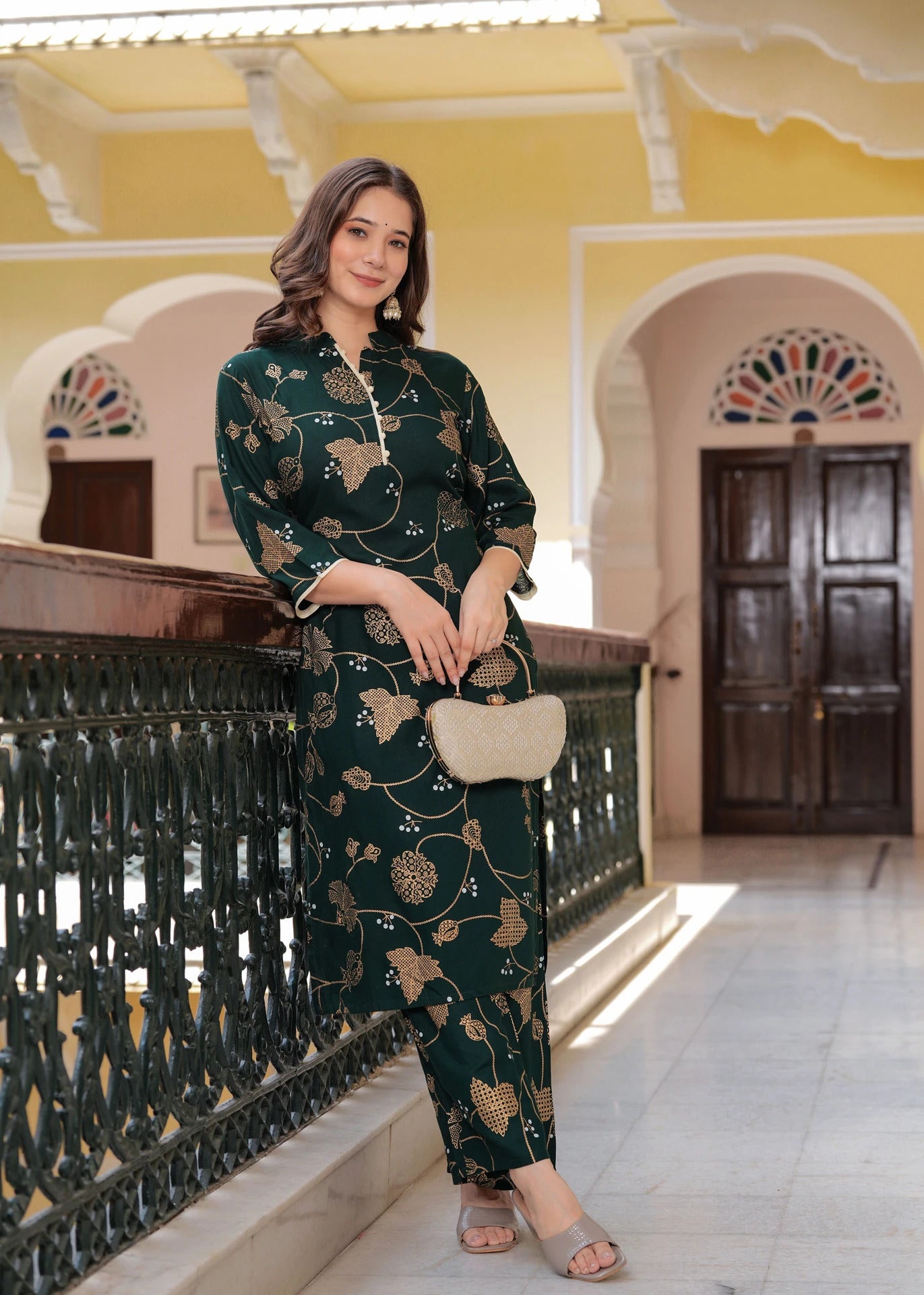 Isha Kart Women Viscose Rayon Kurta Palazzo Set