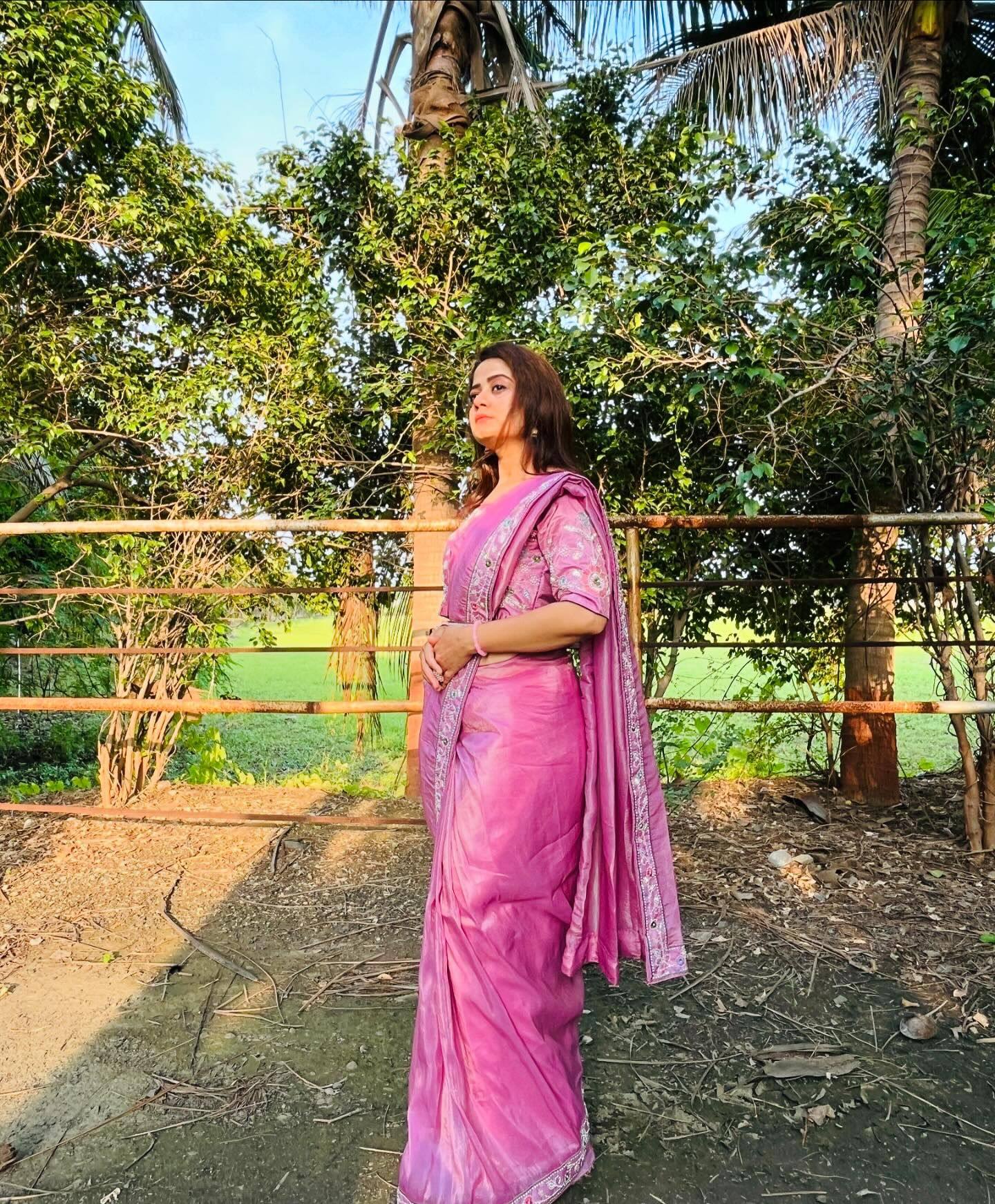 Kavya Gold Crunchy Designer Saree
