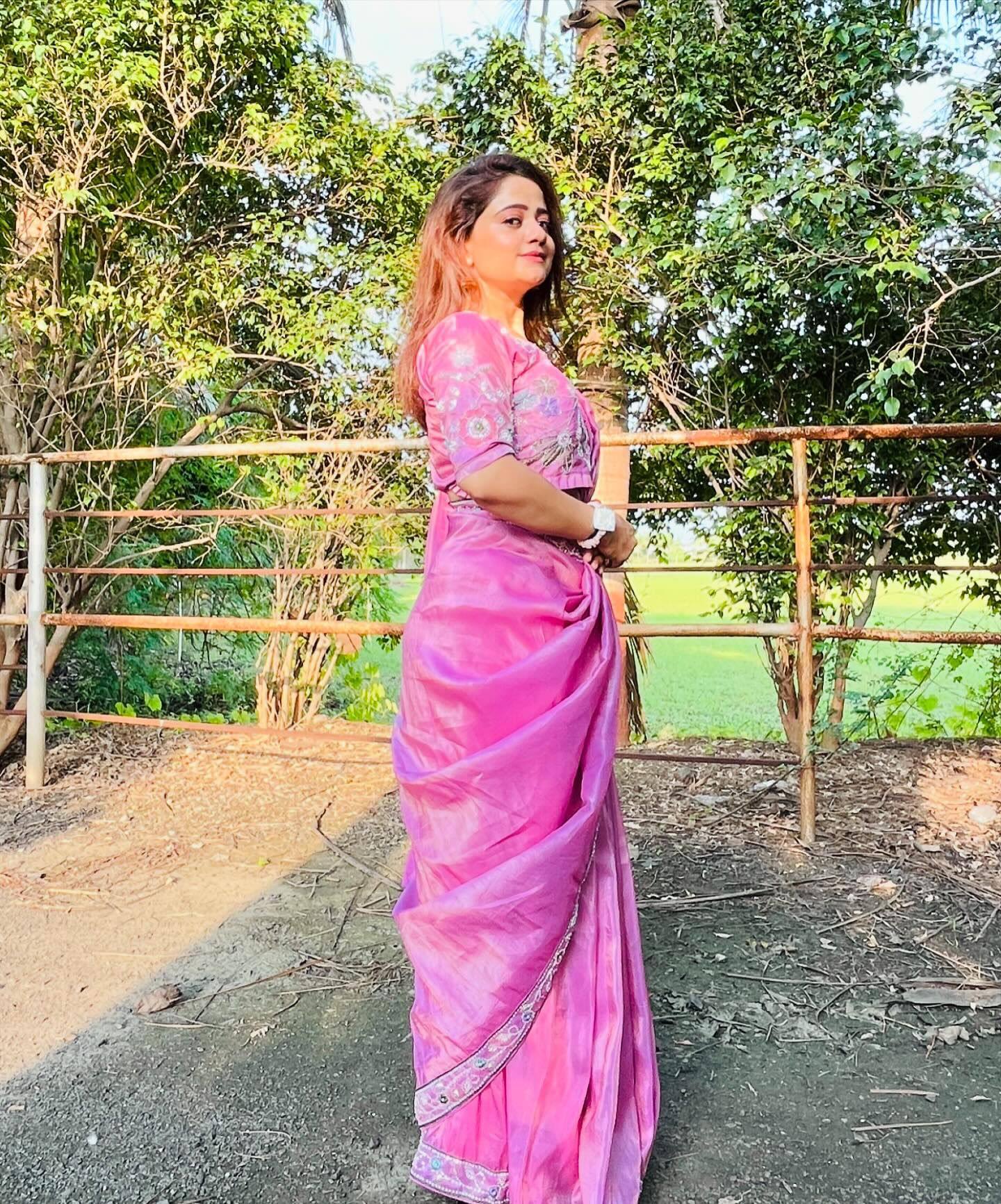 Kavya Gold Crunchy Designer Saree