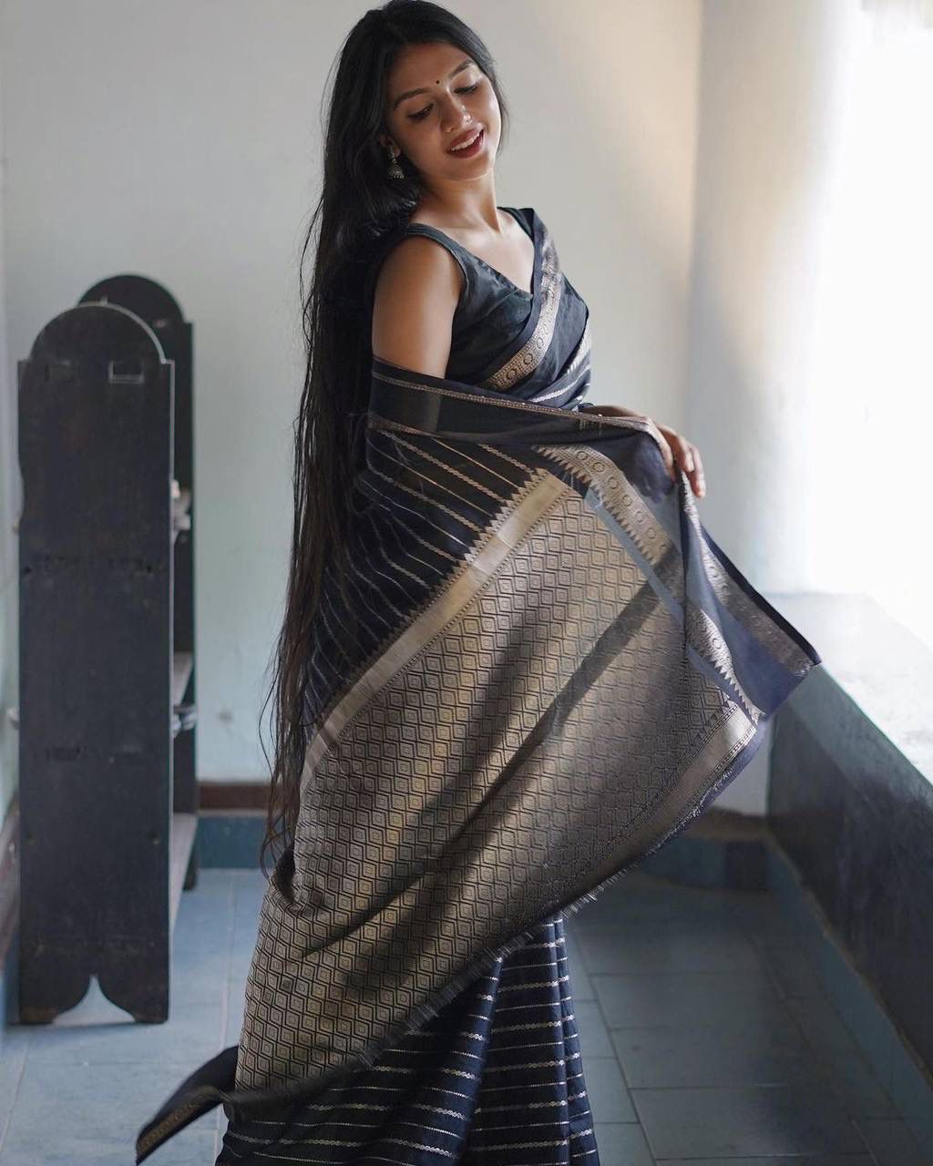 Kaala Riwaayat – Luxurious Wedding Banarasi Silk Saree