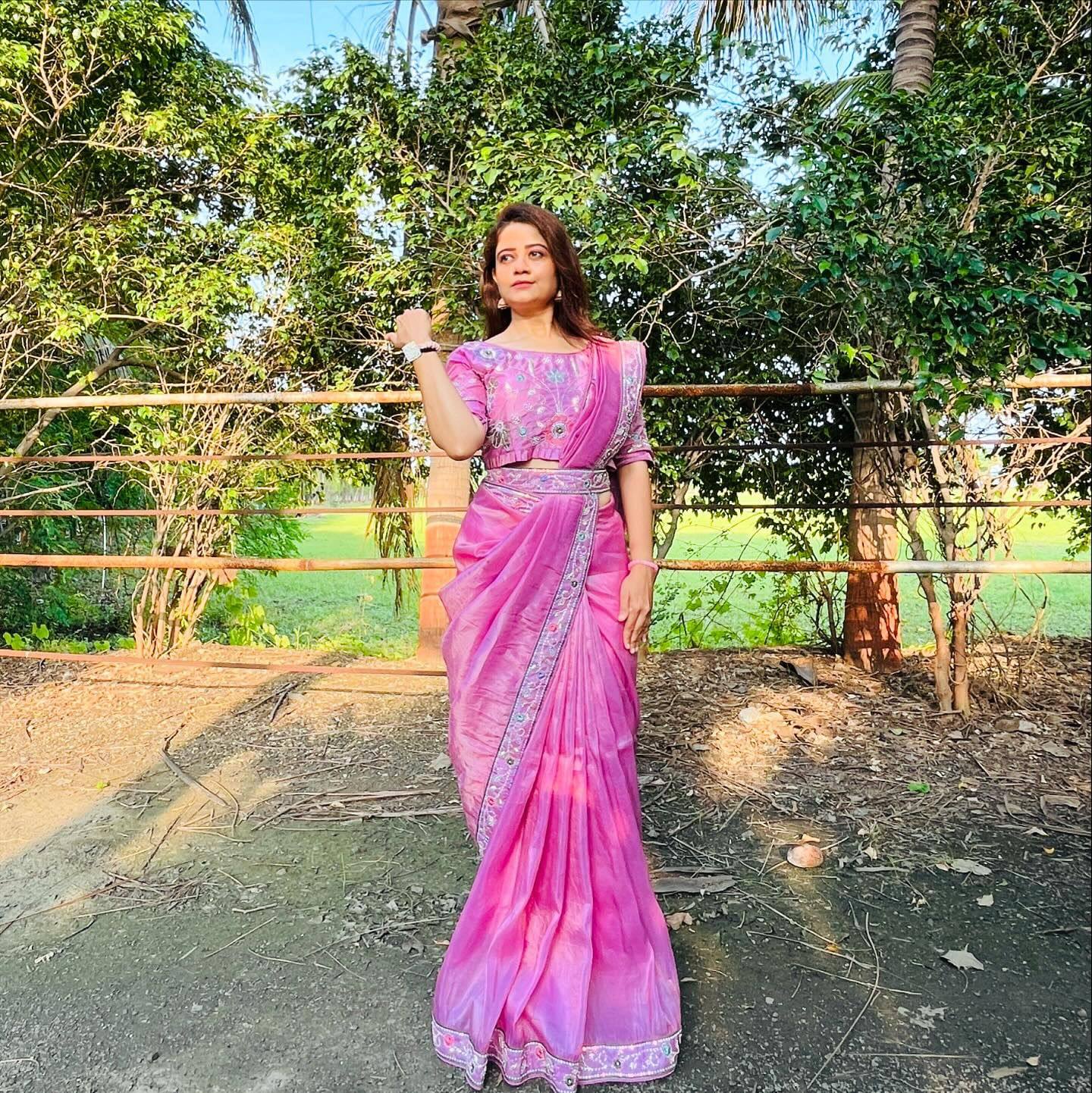 Kavya Gold Crunchy Designer Saree