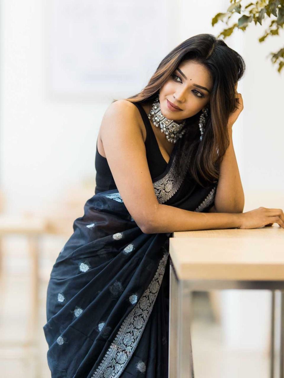 Noir Riwaayat – Timeless Black Banarasi Saree
