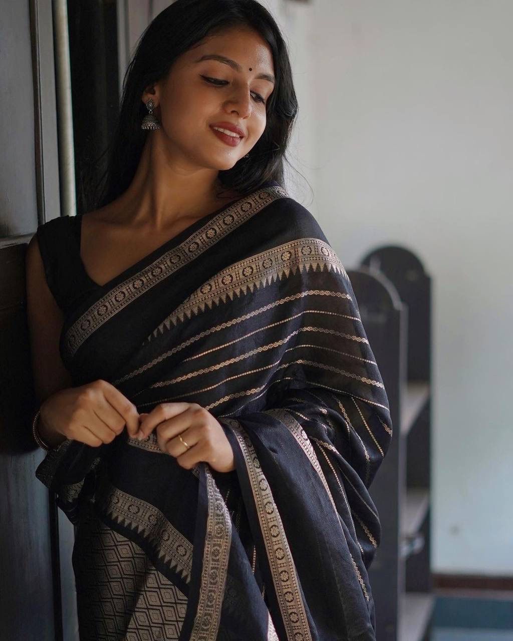 Kaala Riwaayat – Luxurious Wedding Banarasi Silk Saree