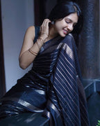 Kaala Riwaayat – Luxurious Wedding Banarasi Silk Saree